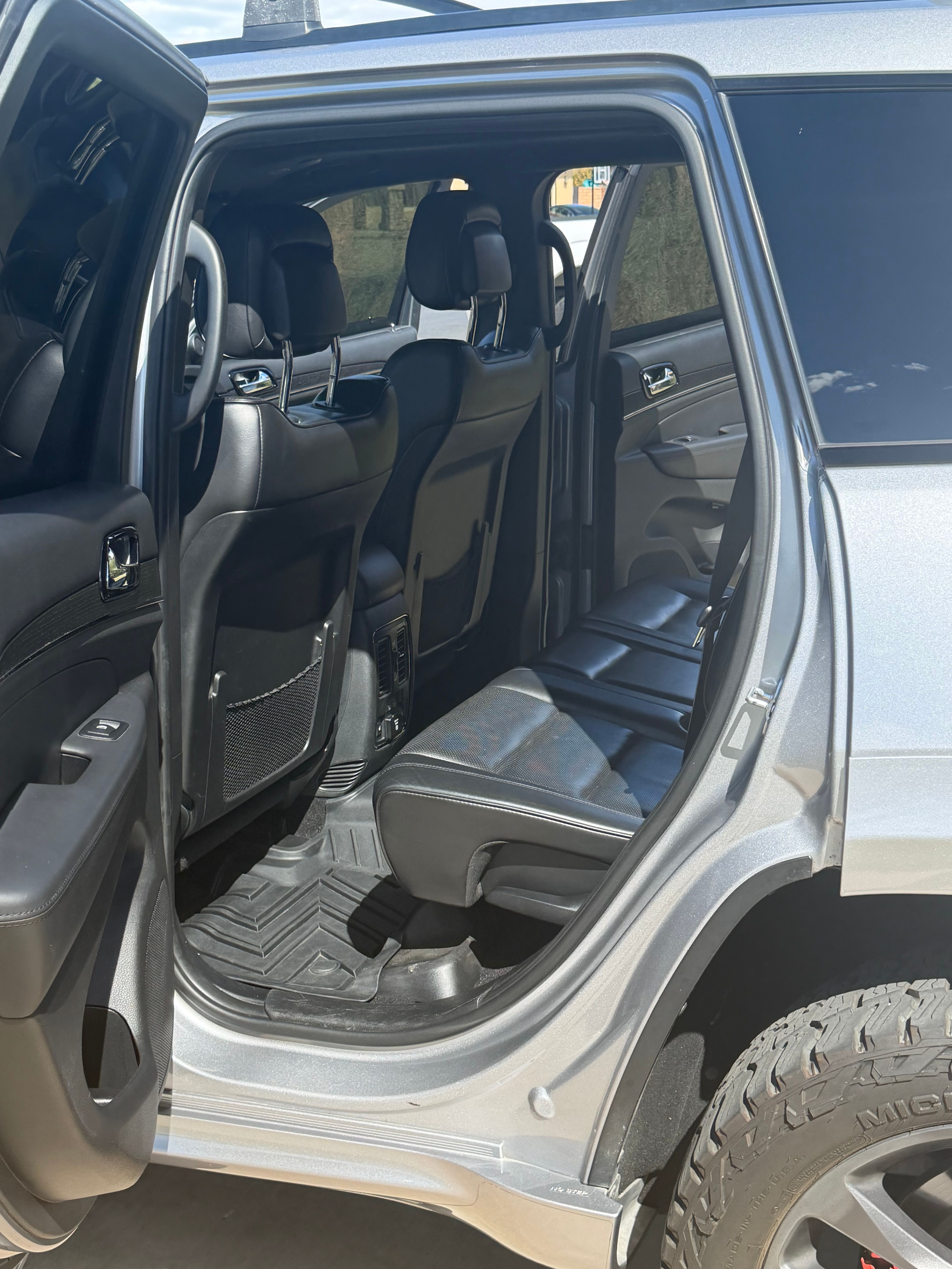 Used 2019 Jeep Grand Cherokee High Altitude AWD/4WD image 11