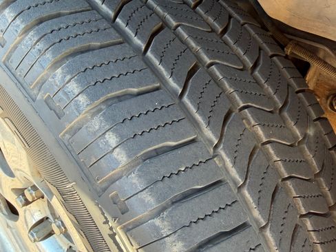 Used 2004 Chevrolet Avalanche 4x4 w/ Preferred Equipment Group image 16