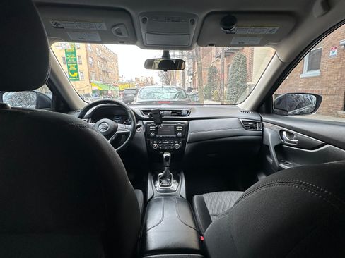 Used 2017 Nissan Rogue SV w/ Midnight Edition Package image 17