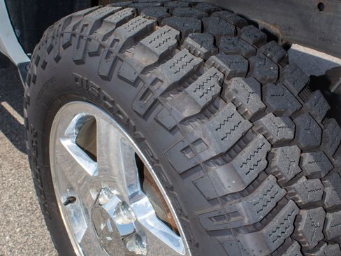 Used 2015 Chevrolet Silverado 2500 LTZ AWD/4WD image 17