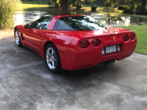 Used 2003 Chevrolet Corvette Coupe w/ Preferred Equipment Group image 16