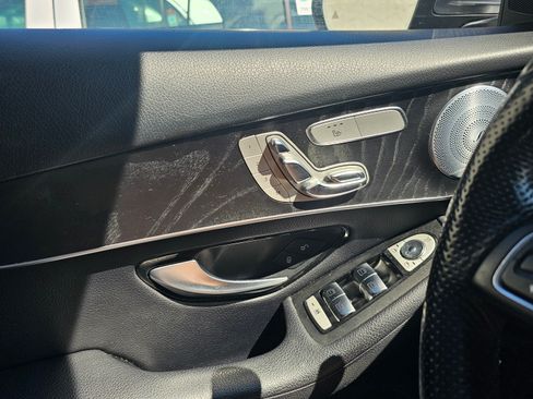 Used 2018 Mercedes-Benz GLC 300 4MATIC image 12