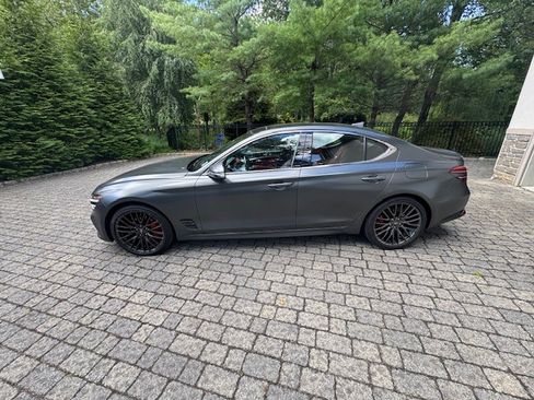 Used 2022 Genesis G70 3.3T Launch Edition image 2
