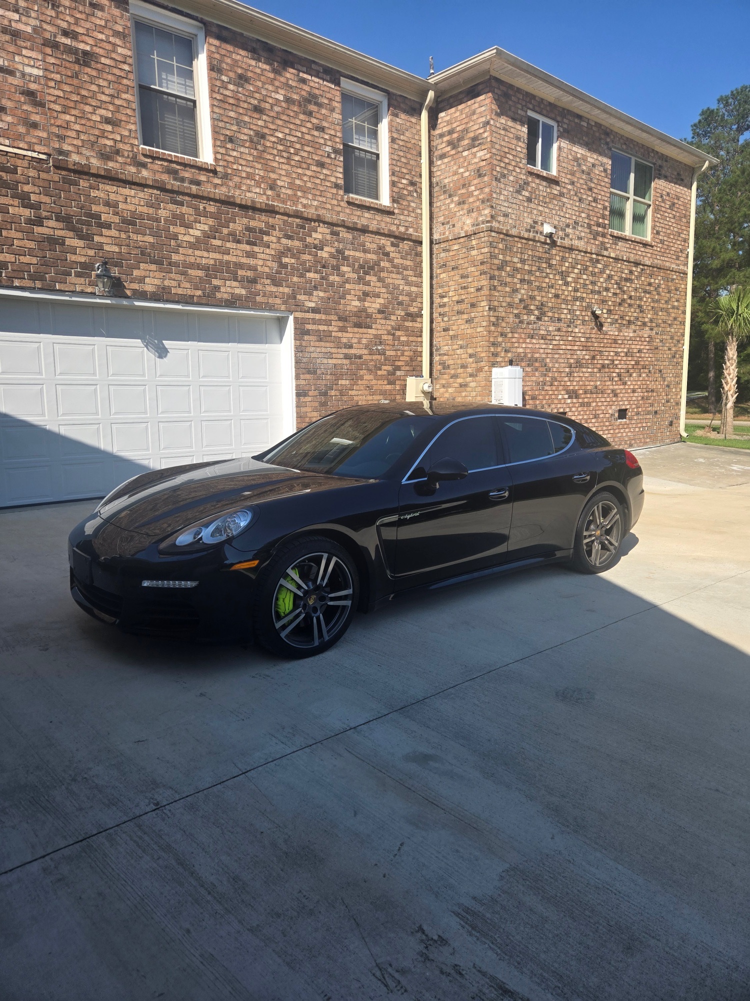 Used 2016 Porsche Panamera S RWD image 2
