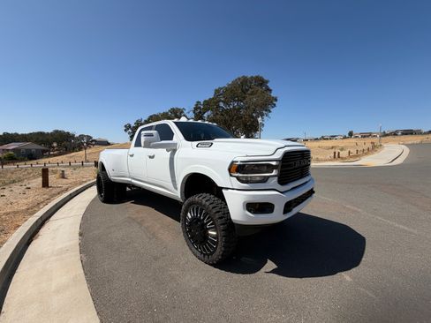 Used 2023 RAM 3500 Big Horn w/ Level B Equipment Group AWD/4WD image 5