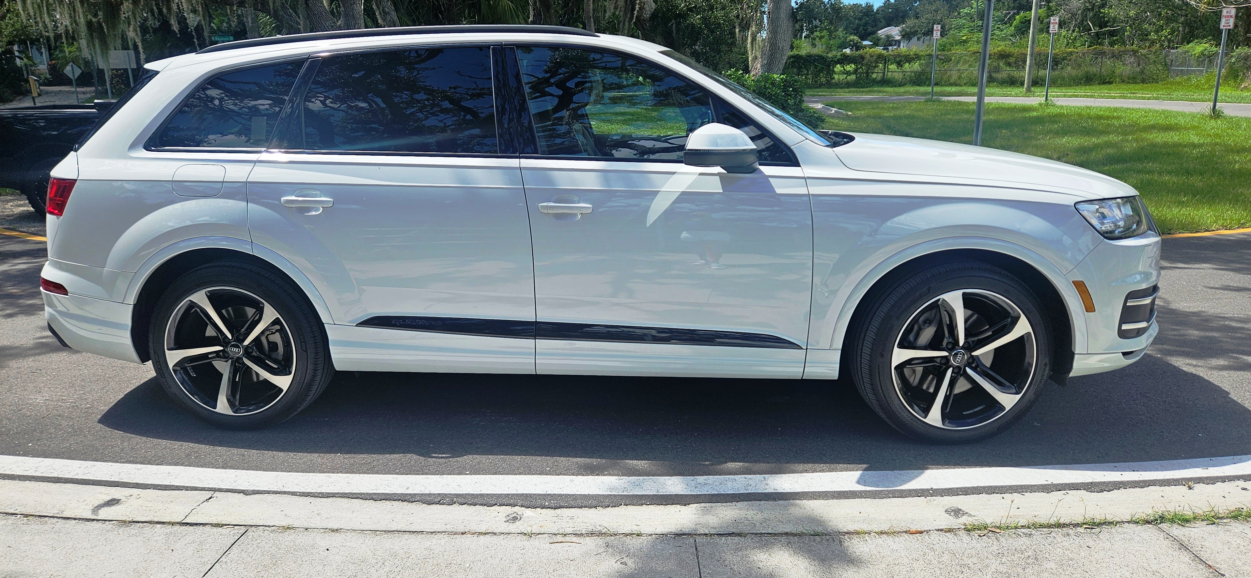 Used 2019 Audi Q7 3.0T Premium Plus w/ Premium Plus Package AWD/4WD image 5