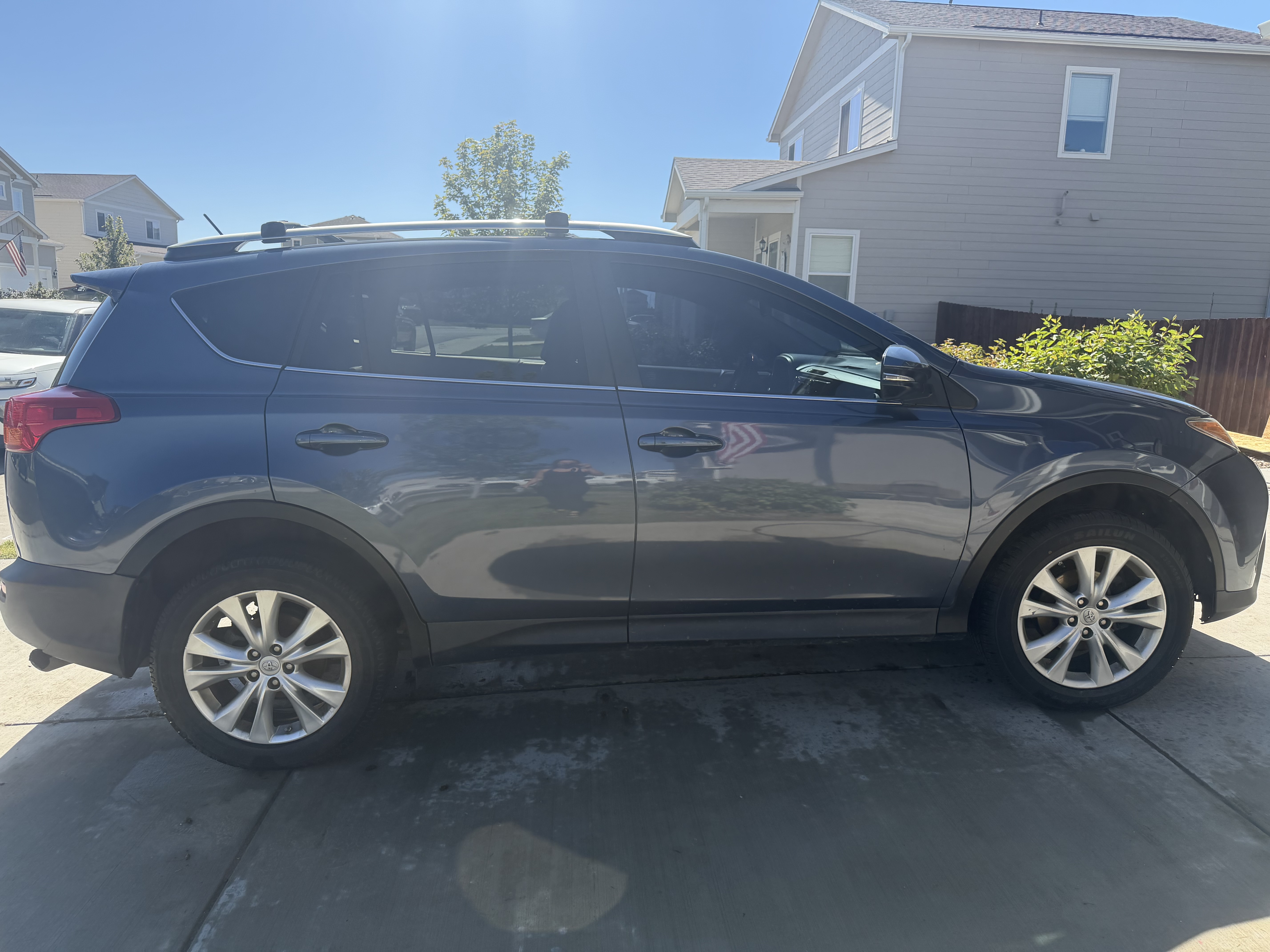 Used 2014 Toyota RAV4 Limited w/ Technology Package AWD/4WD image 4