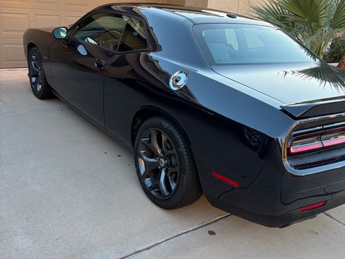 Used 2019 Dodge Challenger R/T image 4