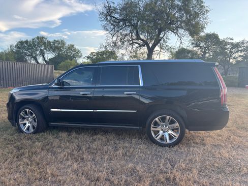 Used 2015 Cadillac Escalade ESV Premium image 5