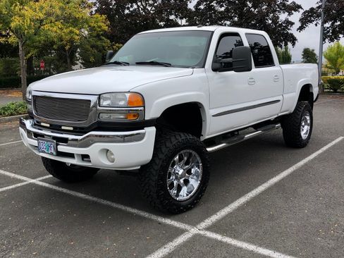 Used 2005 GMC Sierra 2500 SLT AWD/4WD image 5