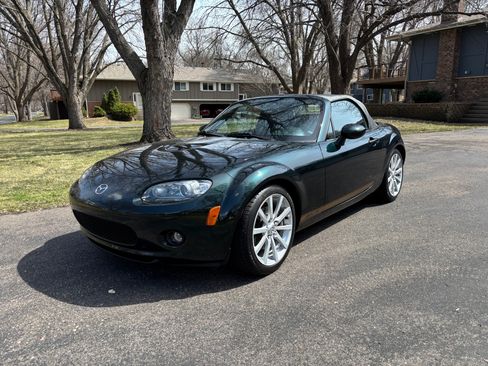 Used 2007 MAZDA MX-5 Miata Touring image 2