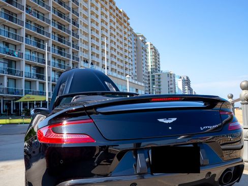 Used 2015 Aston Martin Vanquish Volante image 10