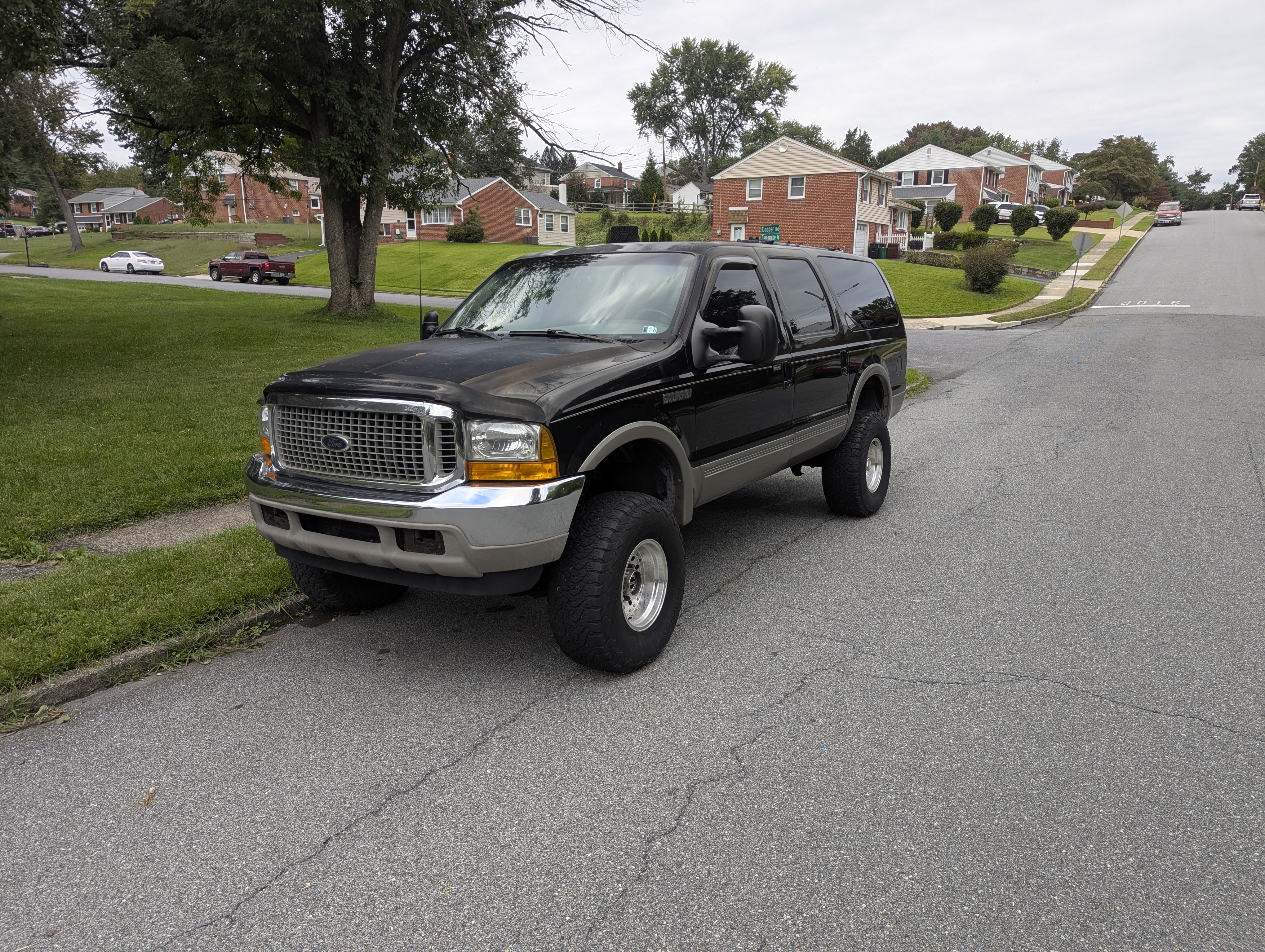 Used 2000 Ford Excursion Limited AWD/4WD image 1