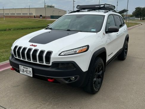 Used 2016 Jeep Cherokee Trailhawk w/ Leather Interior Group AWD/4WD image 1