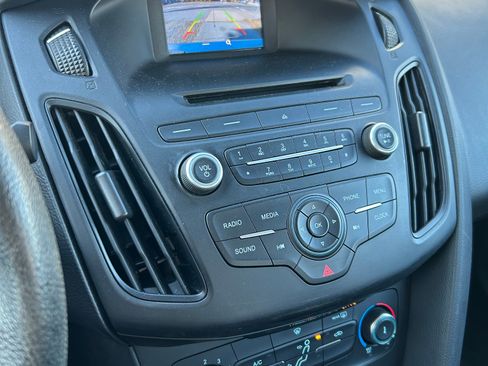 Used 2017 Ford Focus S image 16