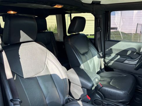 Used 2016 Jeep Wrangler Unlimited Sport w/ Quick Order Package 24S AWD/4WD image 11
