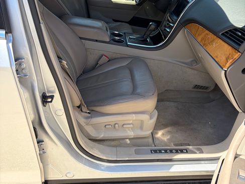 Used 2014 Lincoln MKX Sport Utility 4D w/ Equipment Group 102A image 15