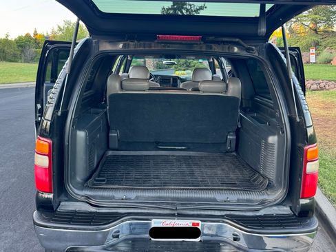 Used 2002 Chevrolet Suburban 2500 LT image 10