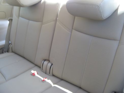 Used 2017 Nissan Pathfinder Platinum FWD image 17