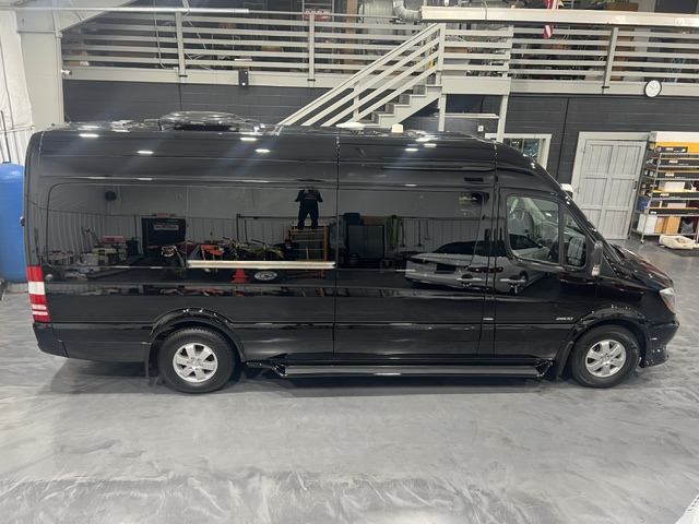 Used 2015 Mercedes-Benz Sprinter 2500 image 1