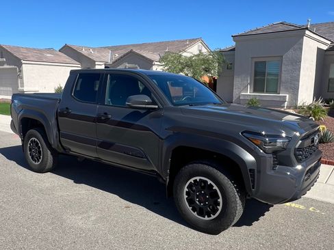 Used 2024 Toyota Tacoma TRD Off-Road image 4