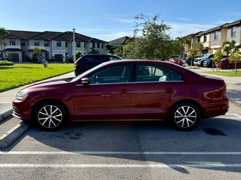 Used 2017 Volkswagen Jetta SE image 6
