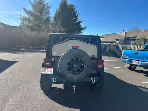 Used 2013 Jeep Wrangler Unlimited Sahara image 6