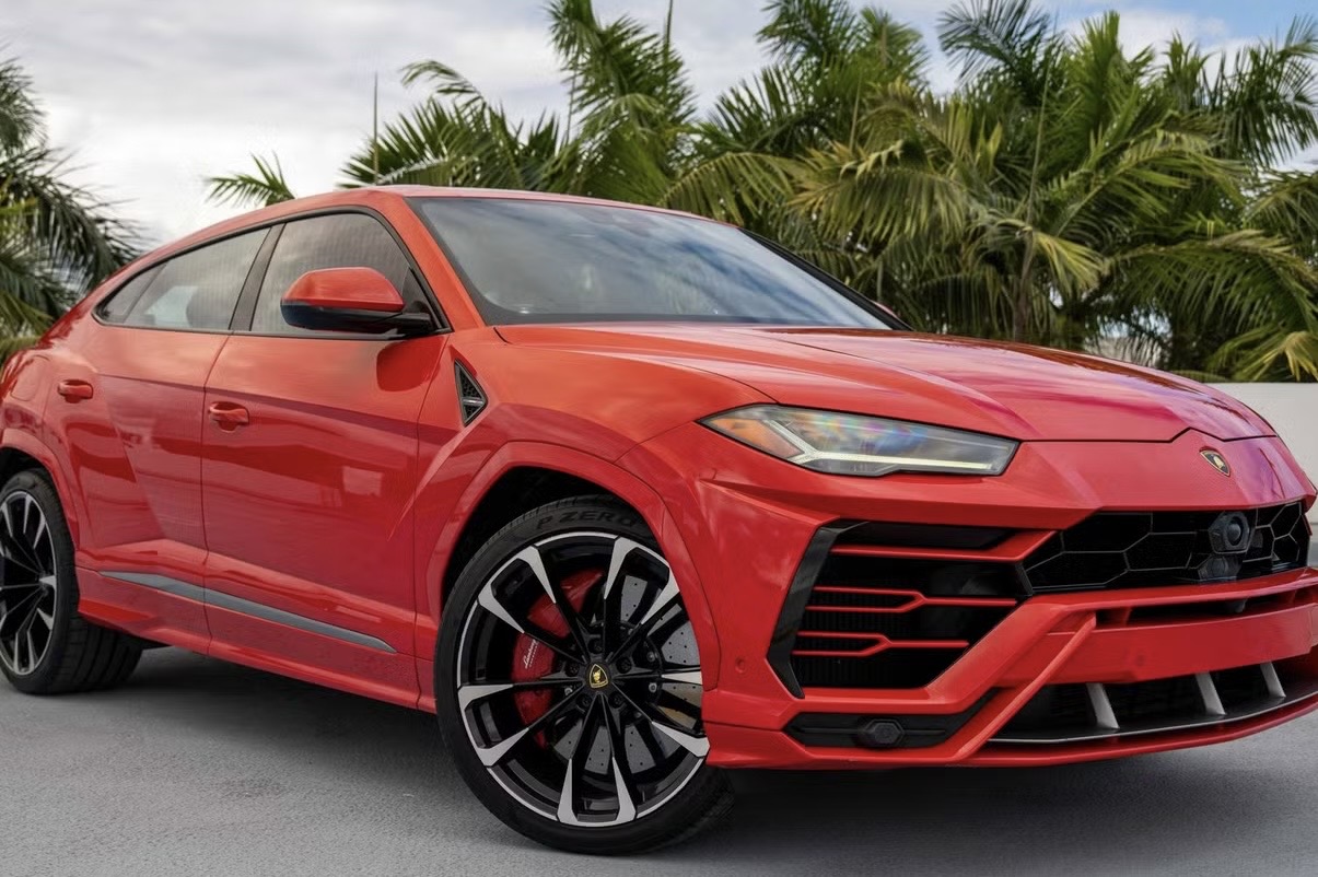 Used 2021 Lamborghini Urus AWD/4WD image 1