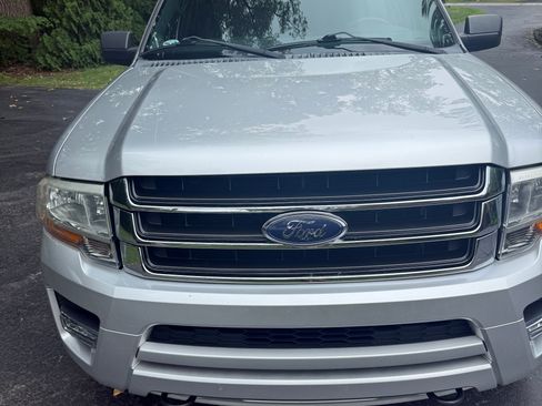 Used 2016 Ford Expedition XLT AWD/4WD image 2
