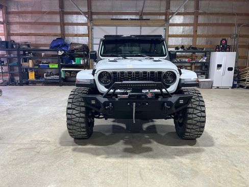 Used 2025 Jeep Wrangler Rubicon w/ Safety Group image 6