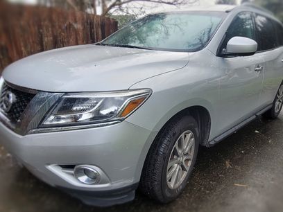 Used 2016 Nissan Pathfinder SV