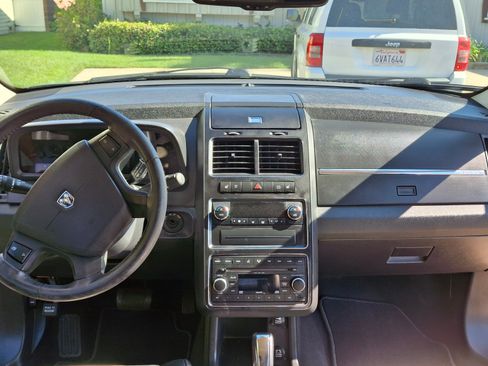 Used 2009 Dodge Journey R/T w/ Convenience Group II image 5