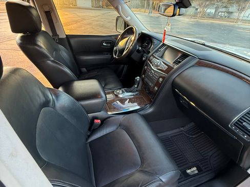 Used 2016 INFINITI QX80 Sport Utility 4D w/ 22" Wheel Package image 8