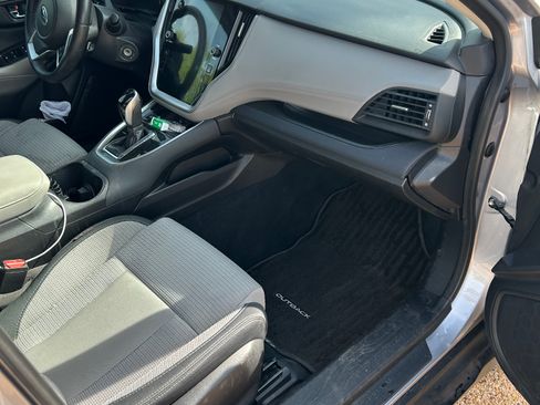 Used 2020 Subaru Outback Premium image 15