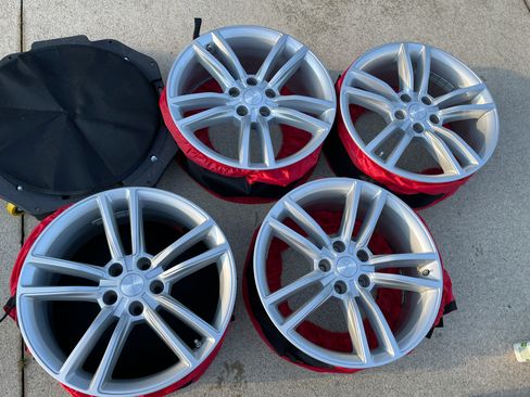 Used 2014 Tesla Model S image 32