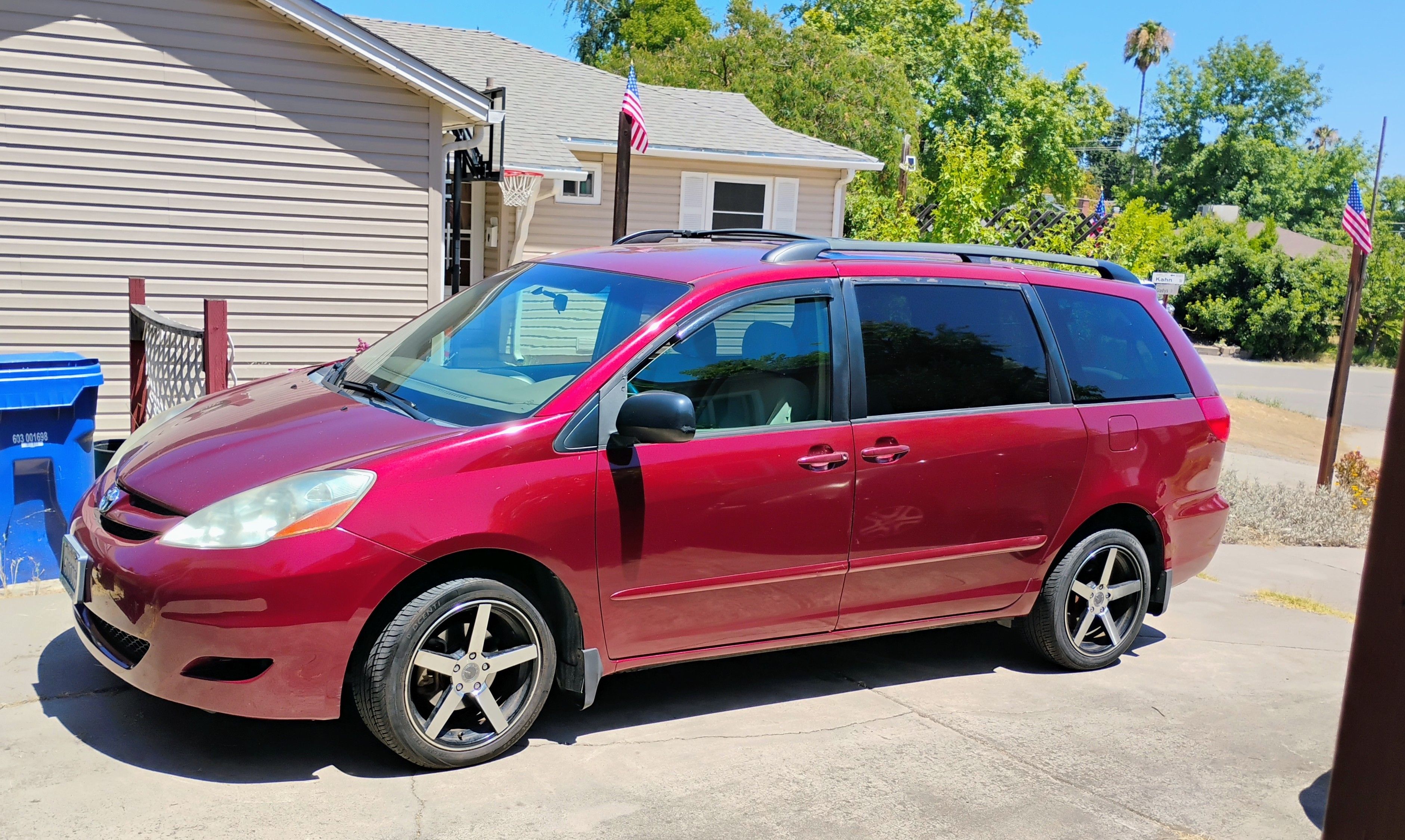 Used 2008 Toyota Sienna LE FWD image 1