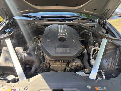 Used 2022 Genesis G70 2.0T RWD image 16