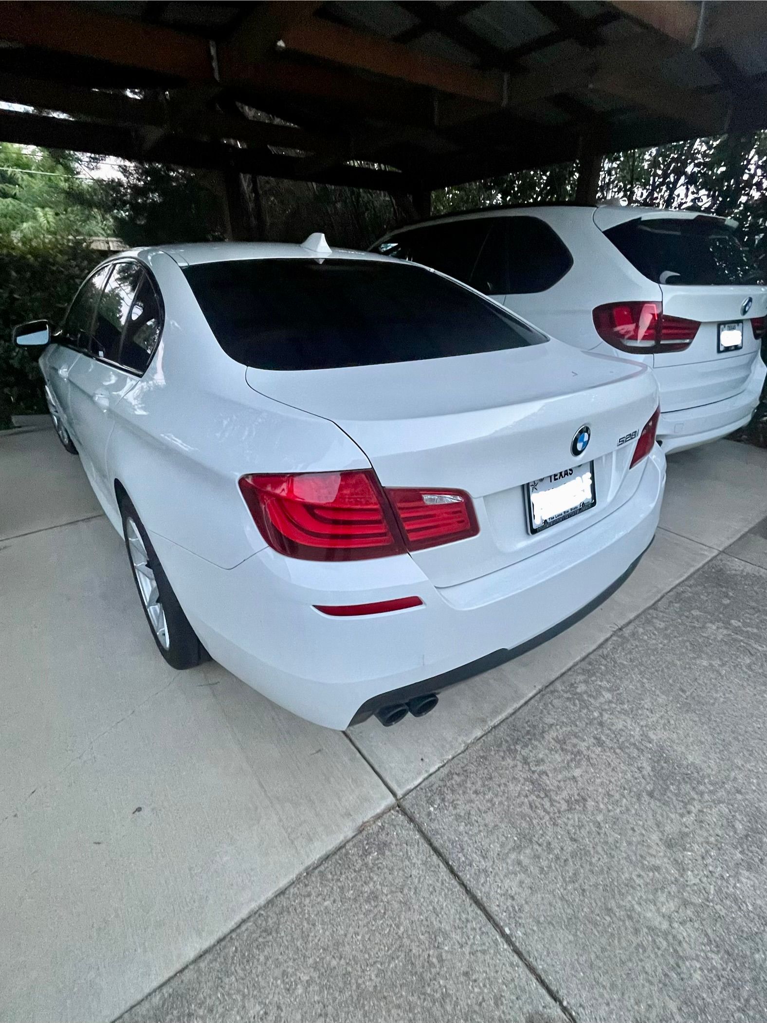 Used 2011 BMW 528i Sedan RWD image 2