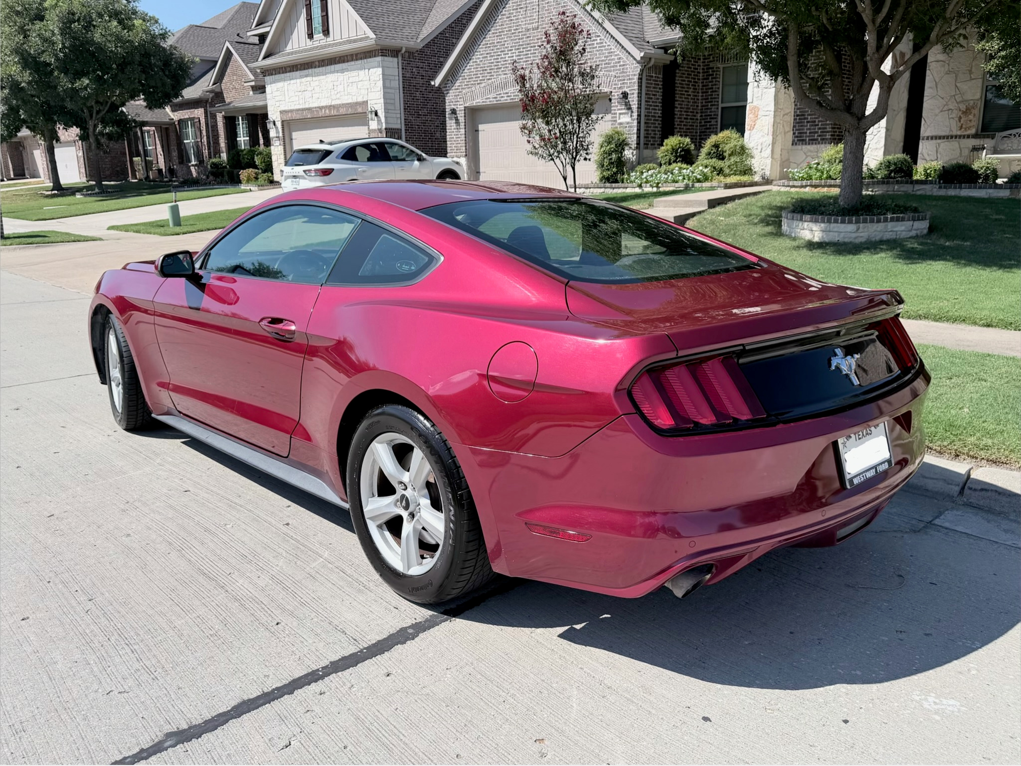 Used 2016 Ford Mustang Coupe RWD image 4