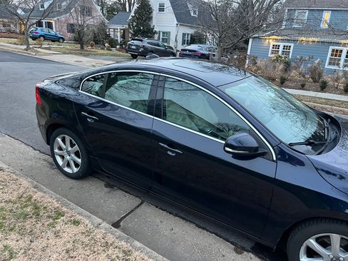 Used 2016 Volvo S60 T5 Premier image 2