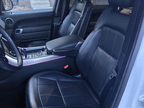 Used 2020 Land Rover Range Rover Sport HSE image 6