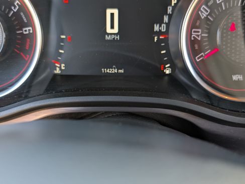 Used 2017 Dodge Challenger SXT image 5