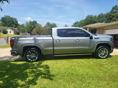 Used 2023 GMC Sierra 1500 Denali w/ Denali Reserve Package AWD/4WD image 1