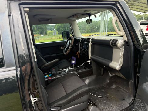Used 2008 Toyota FJ Cruiser 2WD image 8