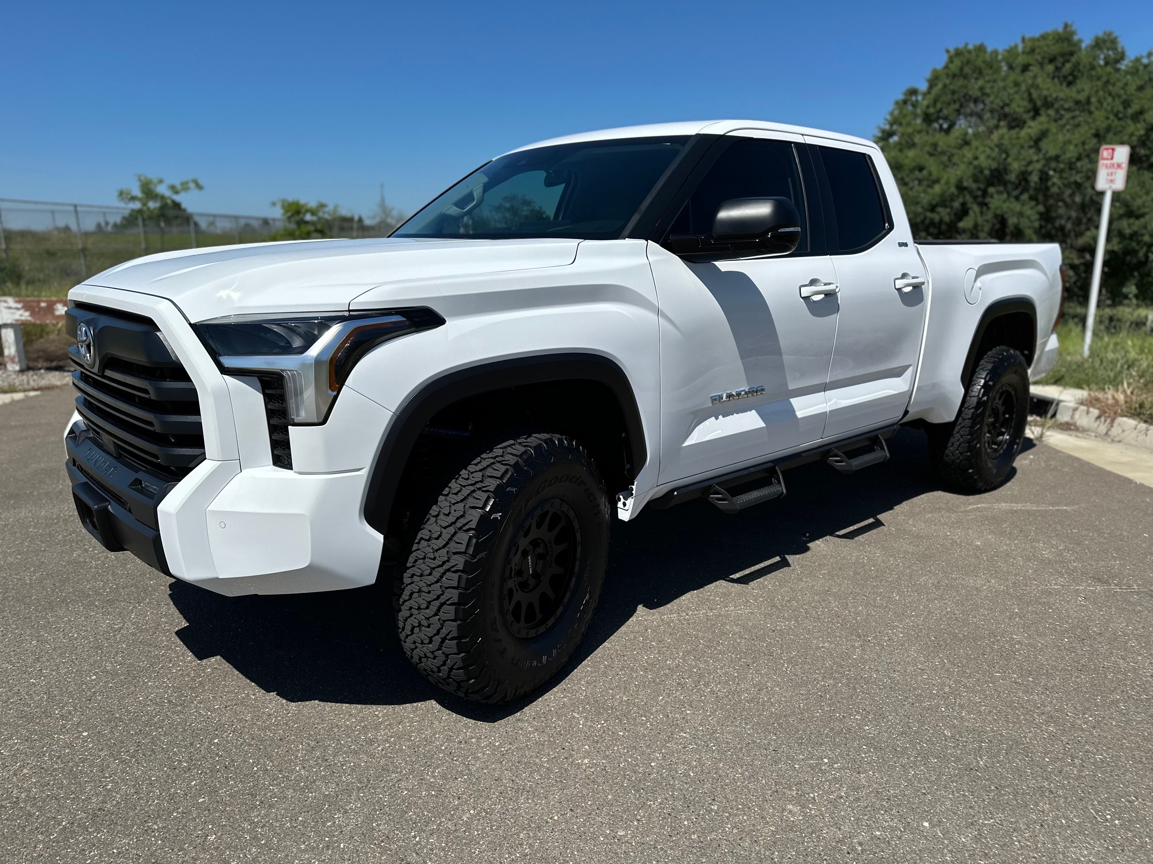 Used 2023 Toyota Tundra SR5 w/ SR5 Premium Package AWD/4WD image 6