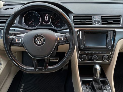 Used 2017 Volkswagen Passat 1.8T R-Line FWD image 12
