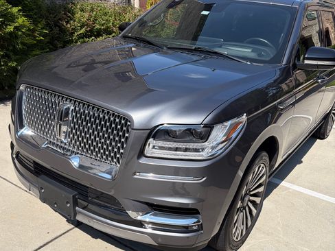 Used 2021 Lincoln Navigator L Reserve w/ Luxury Package RWD image 2