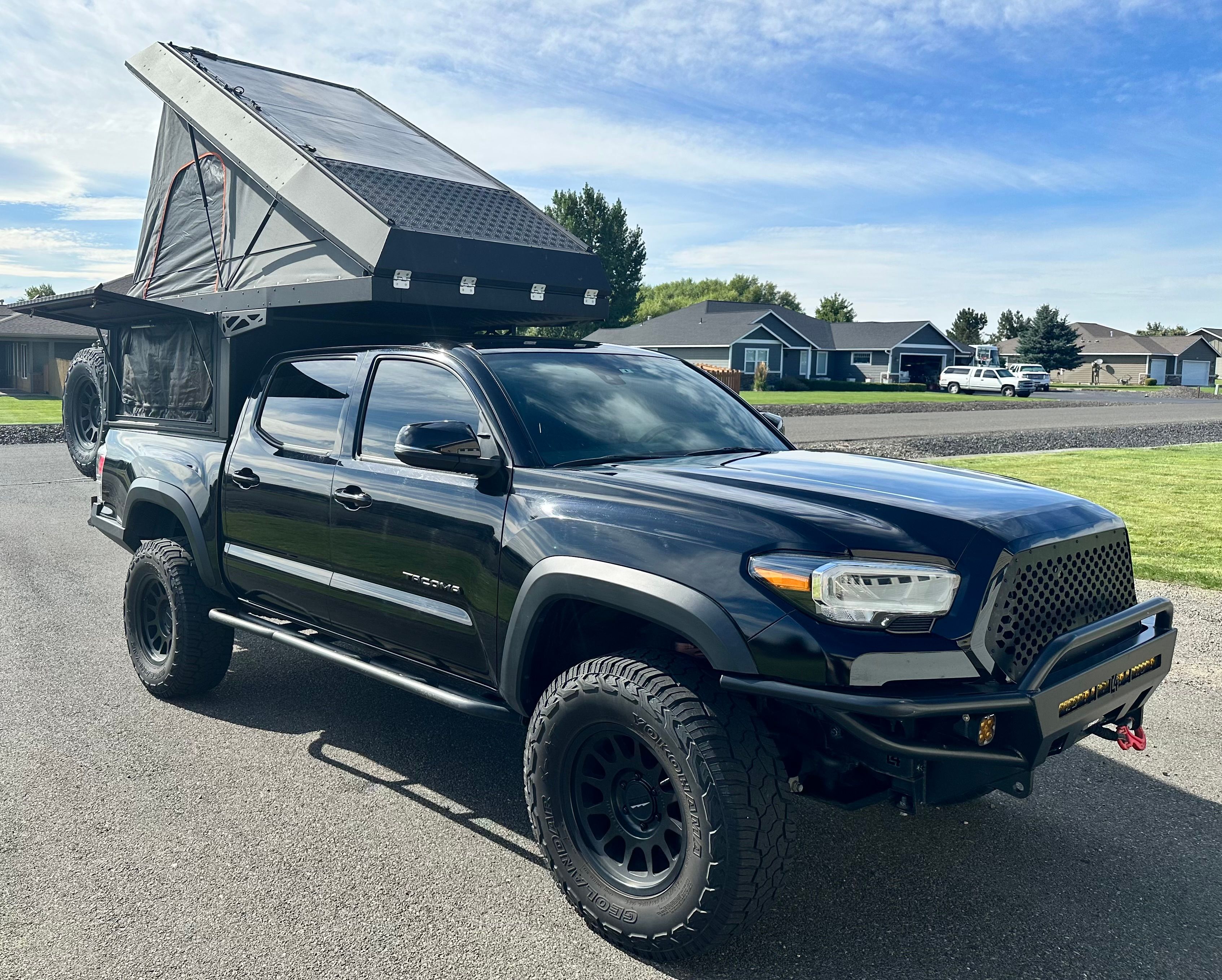 Used 2021 Toyota Tacoma TRD Off-Road w/ TRD Premium Off Road Package AWD/4WD image 31