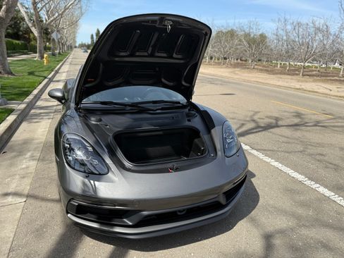 Used 2022 Porsche 718 Cayman GT4 image 16