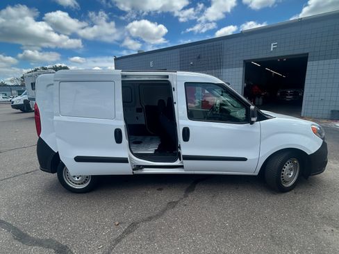 Used 2021 RAM ProMaster City Tradesman FWD image 10